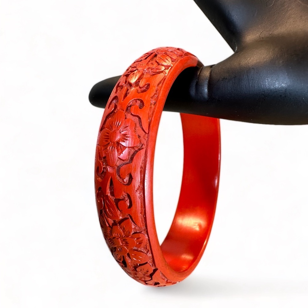 Red CINNABAR Bangle Bracelet, Hand carved Lacquer, Vintage 70's